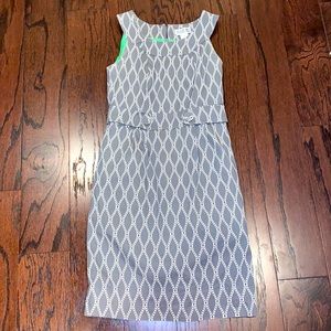 ROBBIE BEE Gray & White Pattern Sleeveless Dress
